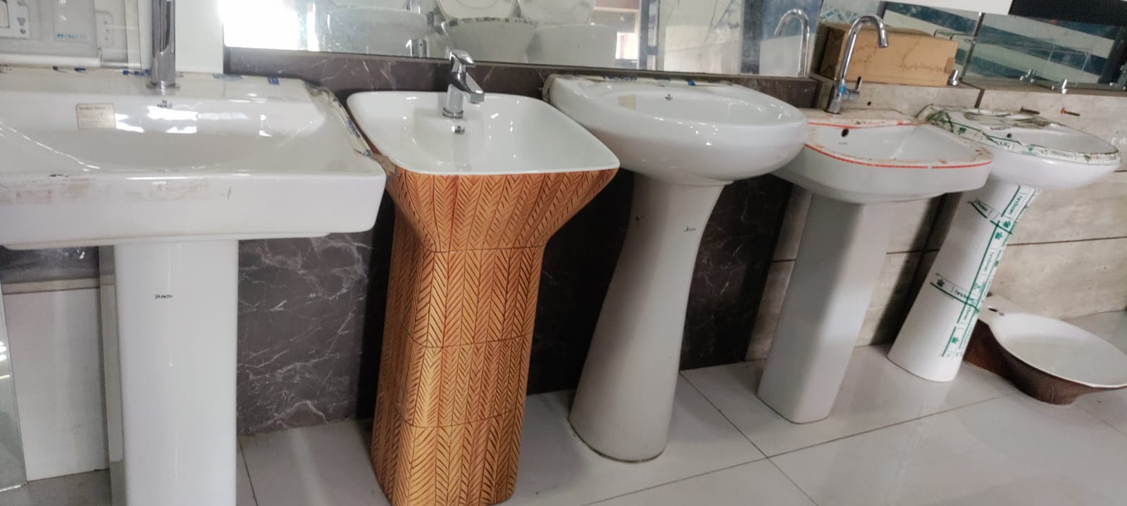 Flooring & surfaces photo 2